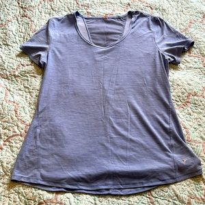 Women’s M athletic shirt